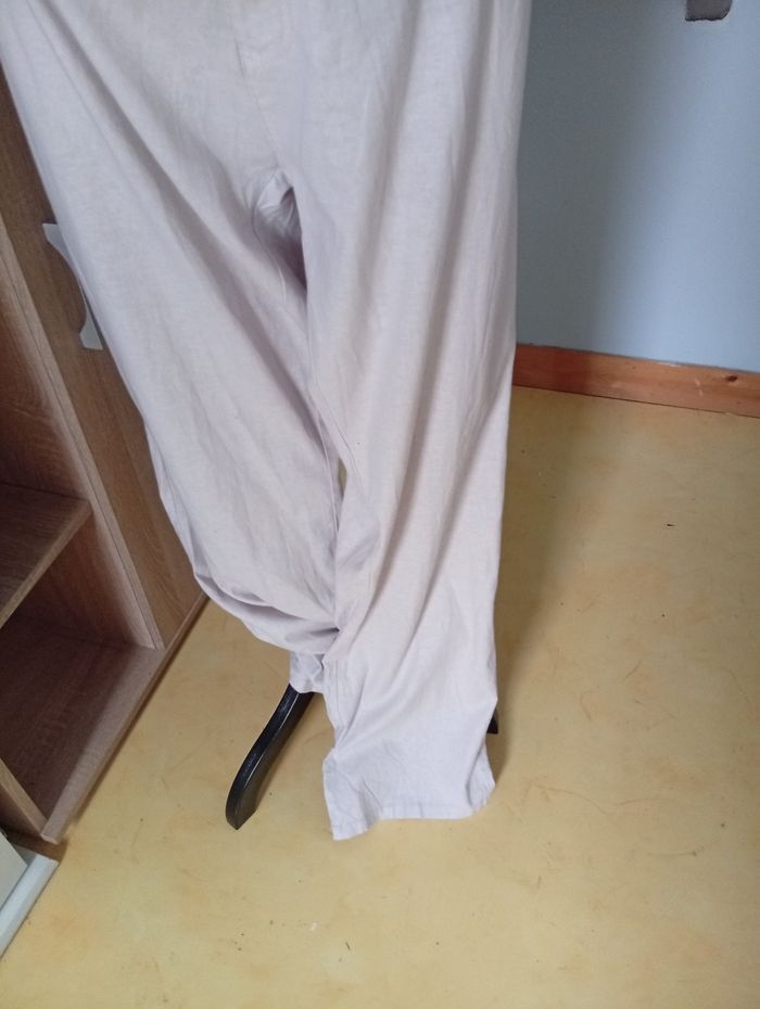 Joli pantalon droit peux faire mixte 52% coton et 46% Lin - photo numéro 2