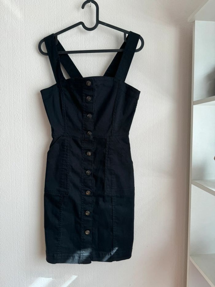 Robe noire 34 - photo numéro 2