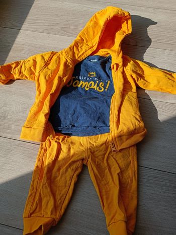 Ensemble jaune 9 mois