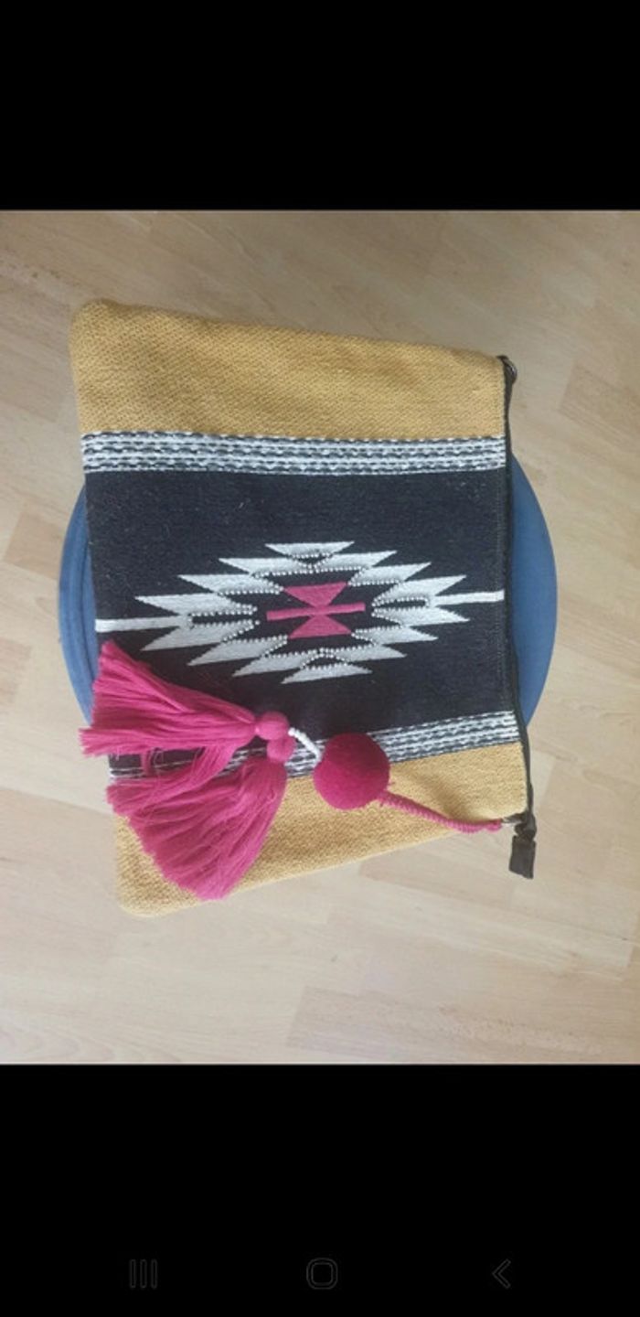 Pochette "cache-cache" moutarde et noire