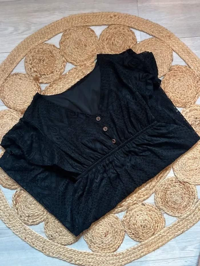 Robe courte noir dentelle taille L
