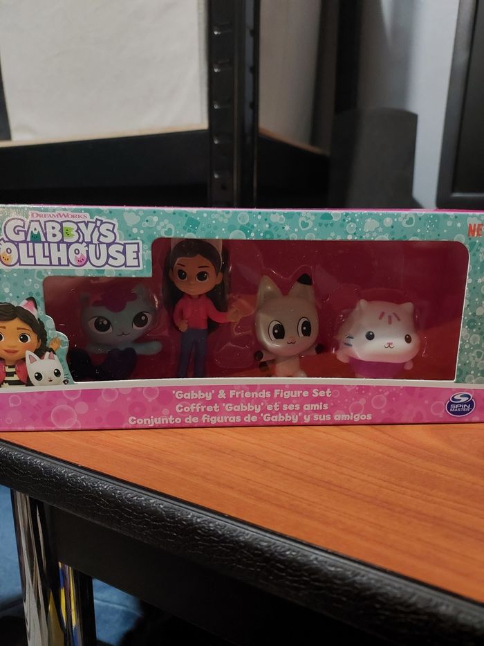 Figurines gabby chat