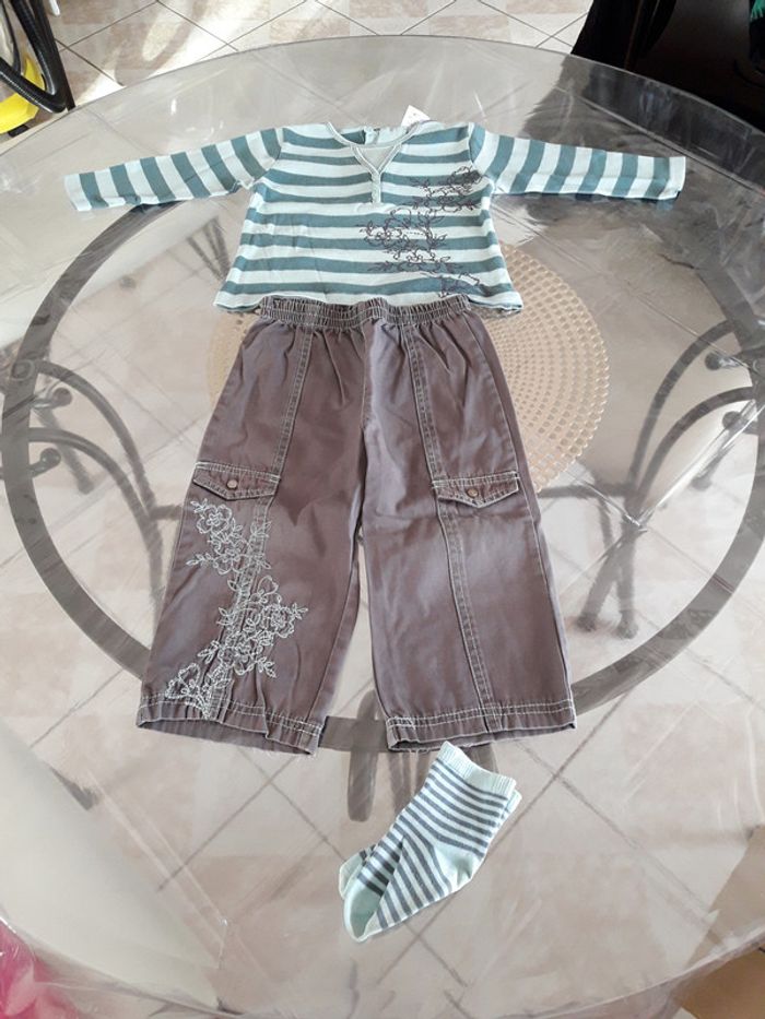 Pantalon, haut manche longue et chaussette