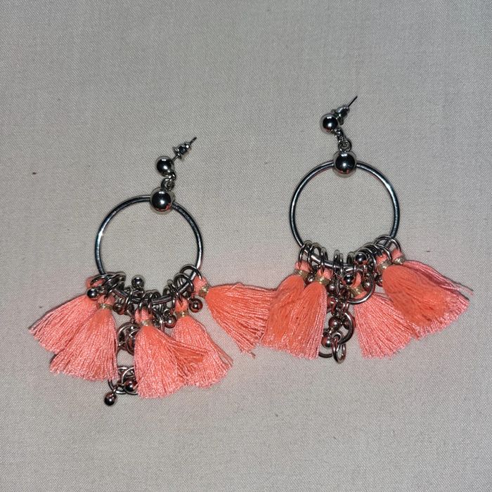 Boucle d'oreilles longues avec froufrou - photo numéro 2