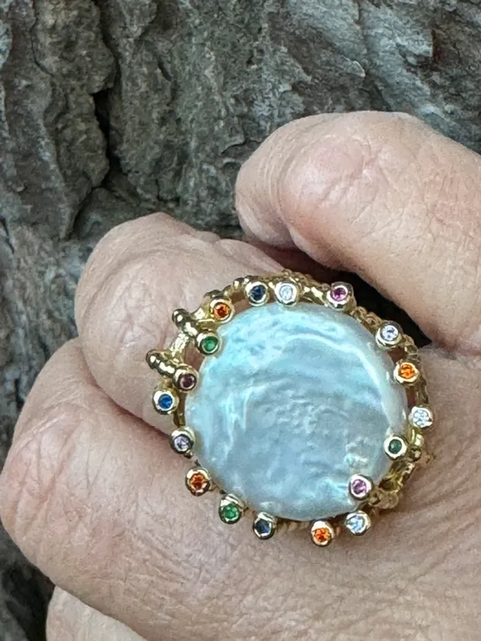 Bague habaha Paris acier inoxydable or travaillée réglable nacré et cristaux couleurs - photo numéro 4