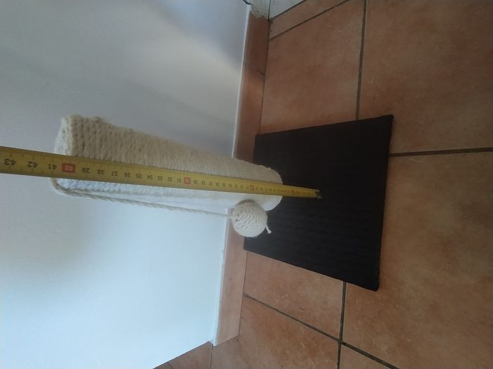 Poteau Griffoir pour chat en très bon état - photo numéro 5