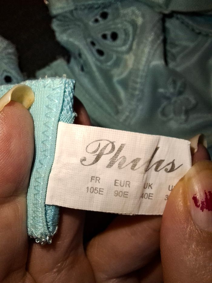 Soutien-gorge satiné bleu ciel brodé - Philis - 105E - photo numéro 5