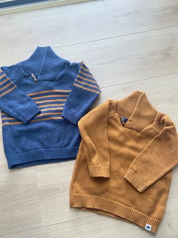Lot de 2 pulls à col Tape à l’œil marine et camel 18 mois