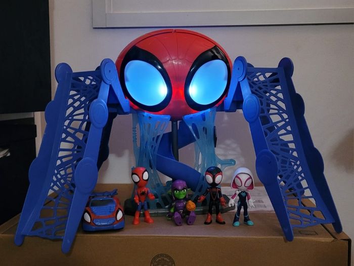 Quartier général Spidey + 4 personnages - photo numéro 2