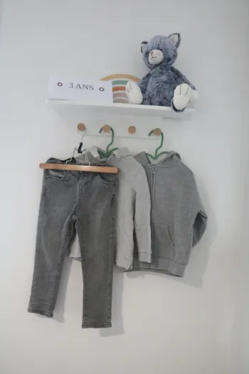 Ensemble polo Kiabi, pantalon Gémo et gilet Primark 3 ans