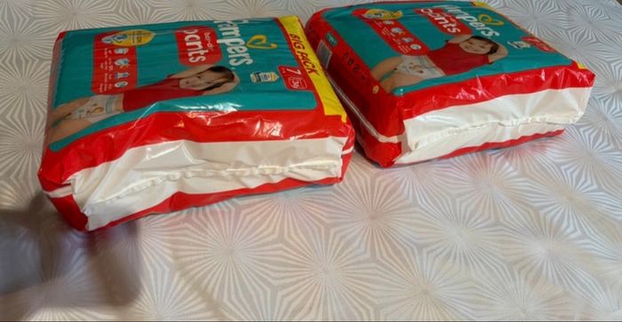 Lot 2 paquets de couches Pampers pants taille 7 - photo numéro 6
