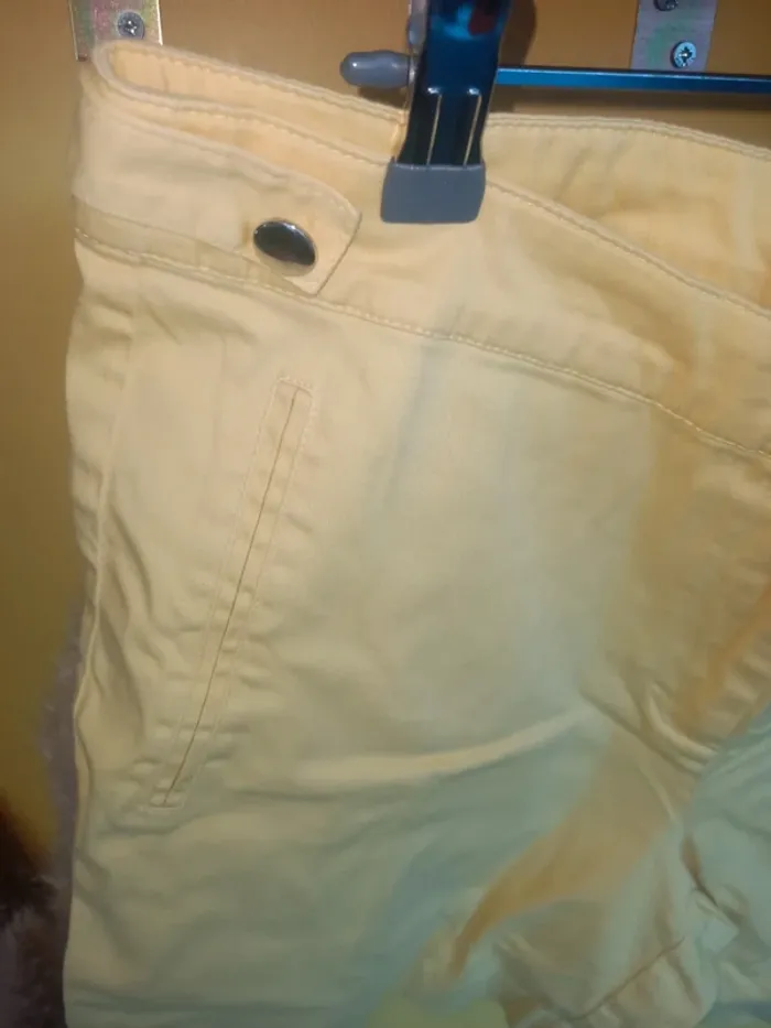 Short jaune Kiabi taille XL en très bon état - photo numéro 3