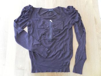 pull marron nœud