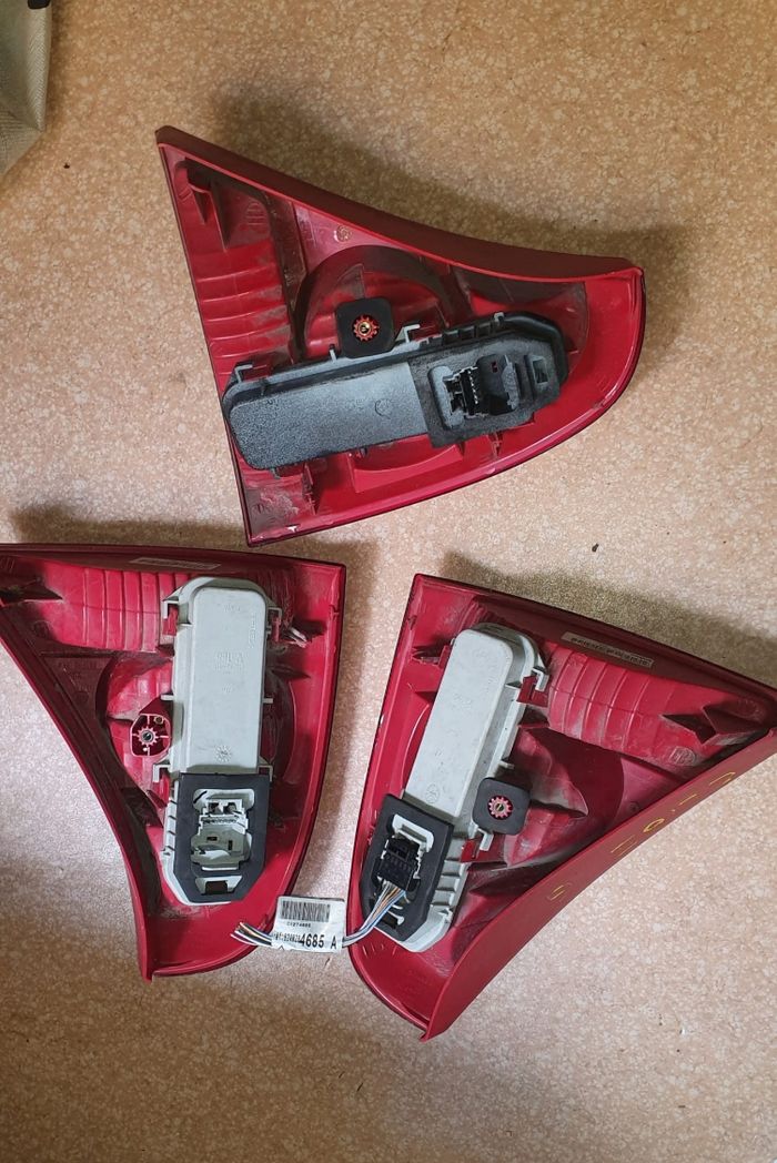 Feu arriére clio 2 - photo numéro 4