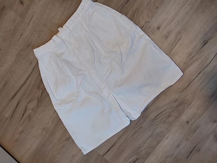 Jupe blanche - photo numéro 2