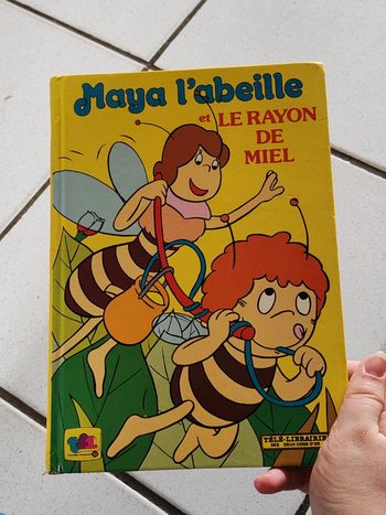 Livre vintage maya l'abeille
