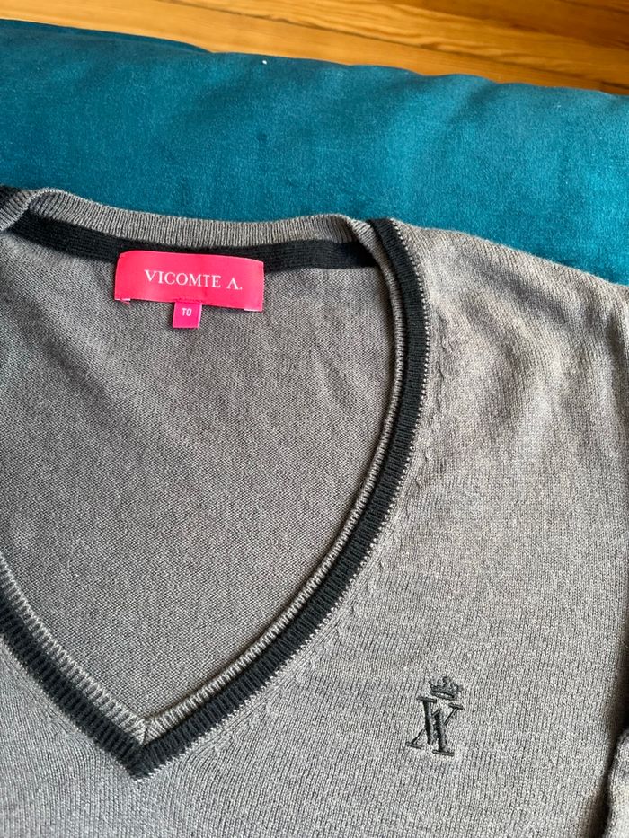 Pull gris col V Vicomte Arthur - photo numéro 4