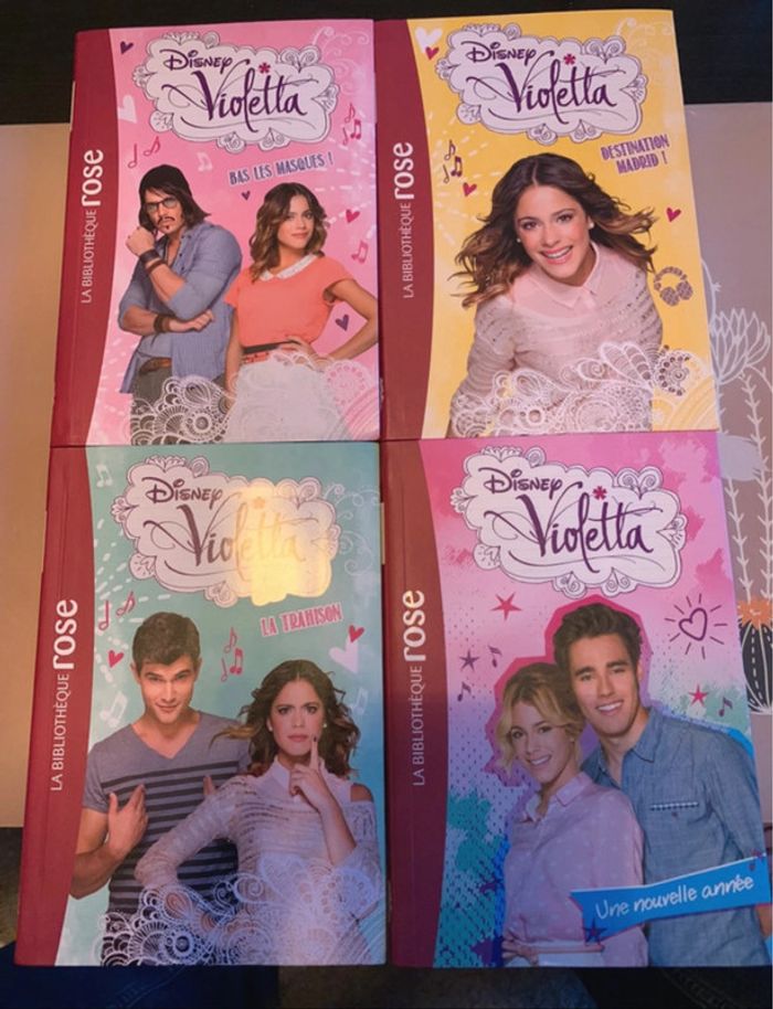 Violetta tomes 16 à 19 - Offre 2+1