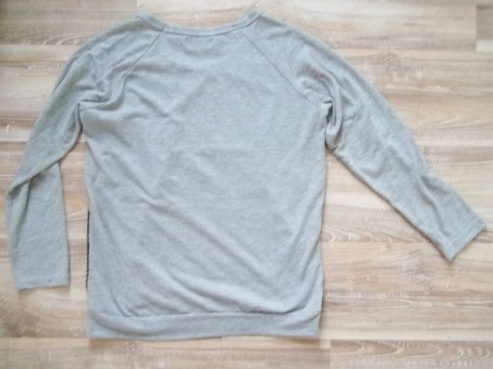 Sweat gris dentelle noire MustHave XL - photo numéro 4