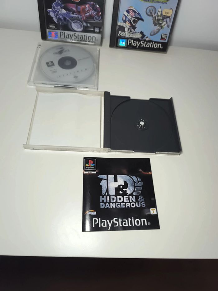 PS1 - Lot de jeux - photo numéro 2
