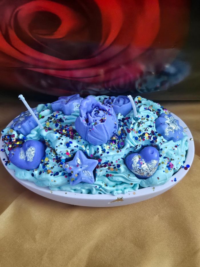 Bougie gourande à la violette - photo numéro 3