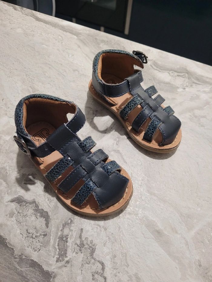 Chaussures en cuir taille 20