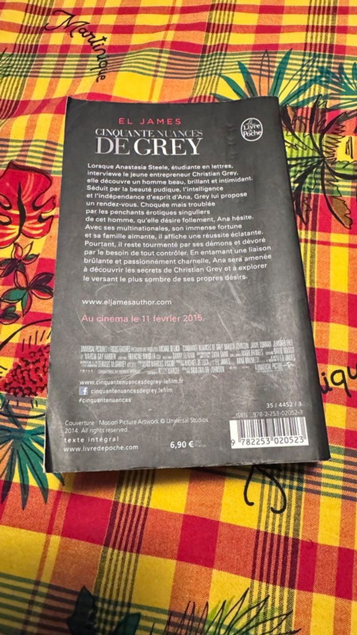 Livre "Cinquante nuances de Grey" de E.L. James - photo numéro 4