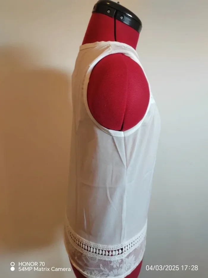 T shirt dentelle - photo numéro 2