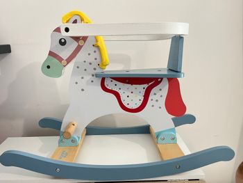Cheval à bascule en bois