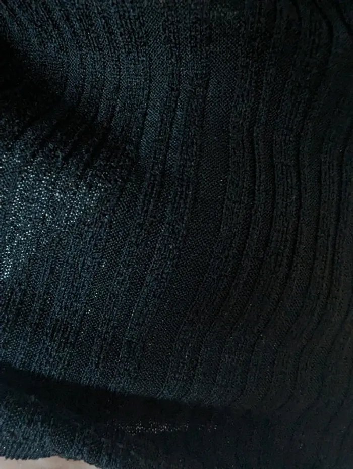 Pull léger mailles fines manches longues épaules dénudées taille 36 - photo numéro 3