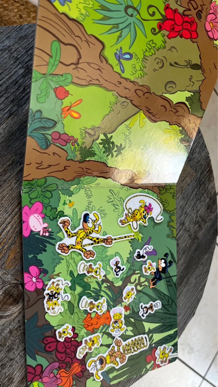 Livre stickers amovible marsupilami - photo numéro 3