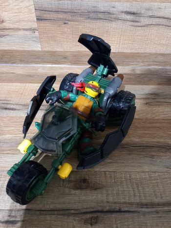 Voiture carapace tortue ninja plus personnages