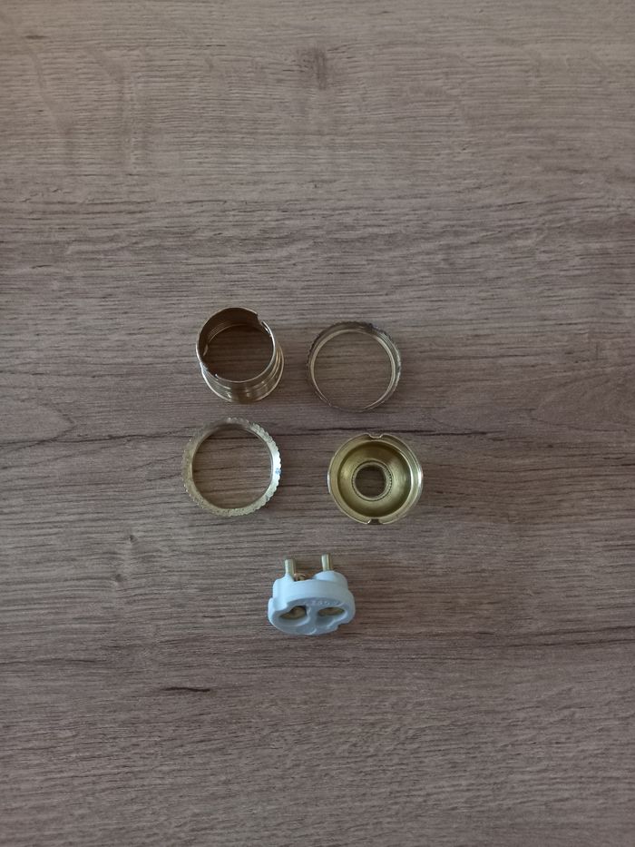 Douille B22 ancienne en acier laitonné et céramique +bague Abat-jour. - photo numéro 6