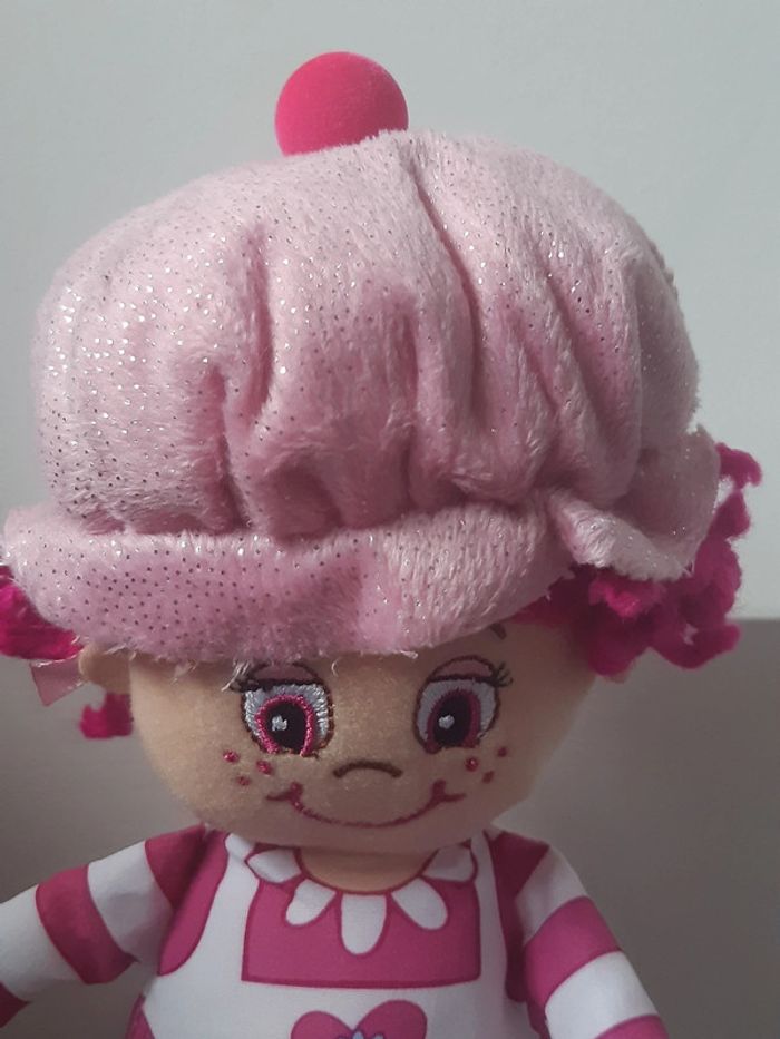 Peluche / doudou / Poupée : Little miss muffin framboise - photo numéro 2
