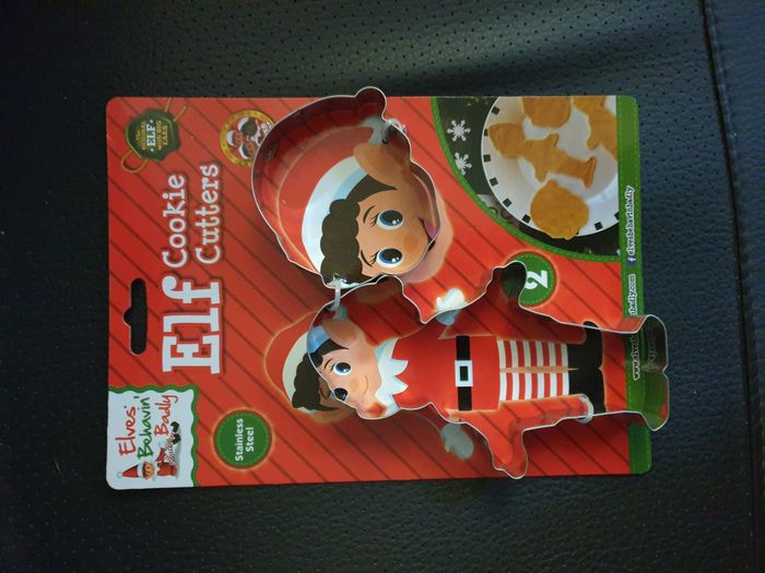 lutins 2 emporte-pièces neufs