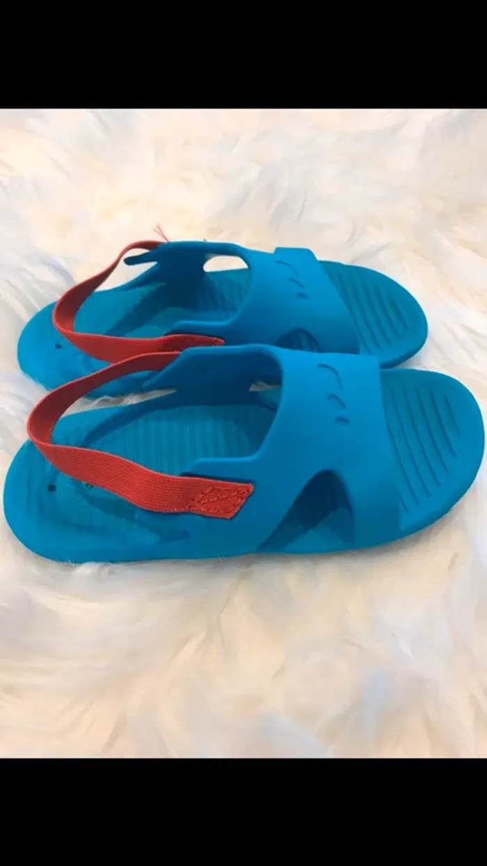 Sandales piscine Nabaiji taille 27/28