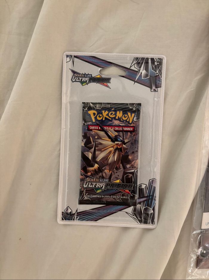 Lot de 4 blister Pokémon ultra prisme soleil et lune - photo numéro 2