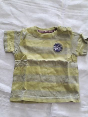 T-shirt jaune