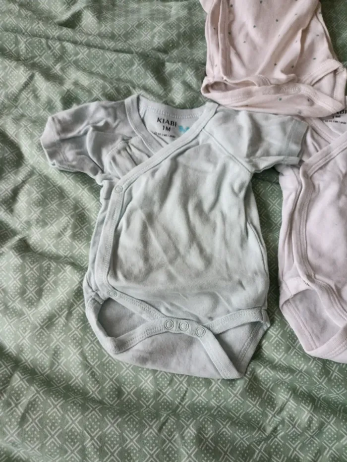 Lot Body manche courte 1 mois - photo numéro 7