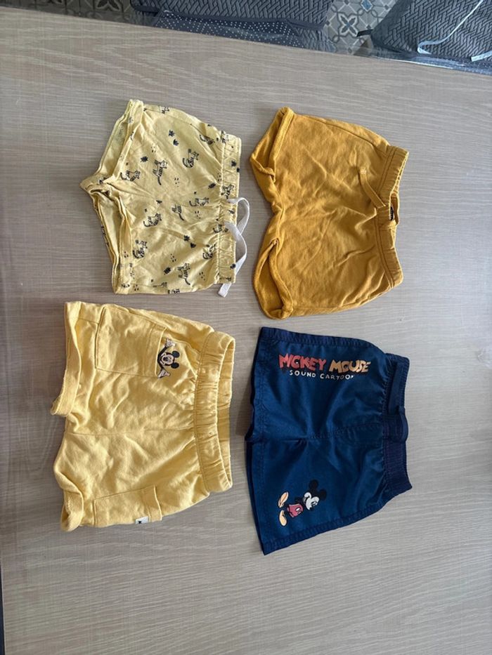 Lot de 4 shorts 9 mois