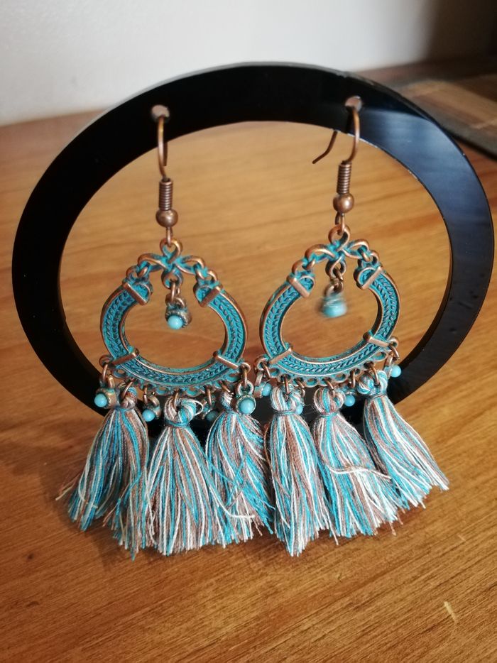 Boucles d'oreilles turquoise avec pompons - photo numéro 2