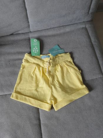 Short Obaïbi taille 18 mois neuf avec étiquettes