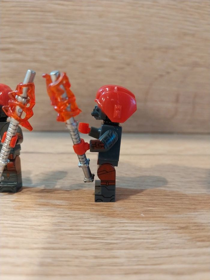 Figurines type lego 2 Droides Assassins star wars - photo numéro 3