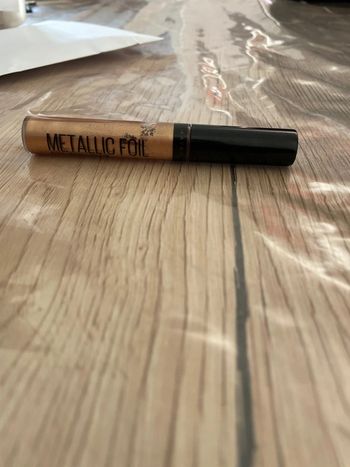 Rouge à lèvres doré, liquide n° 178