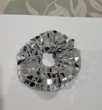 CHOUCHOU CHEVEUX ARGENTE ! NEUF ! ANNEE 80, SOIREE DISCO, FETE...