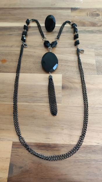 Lot collier sautoir+ bague noirs