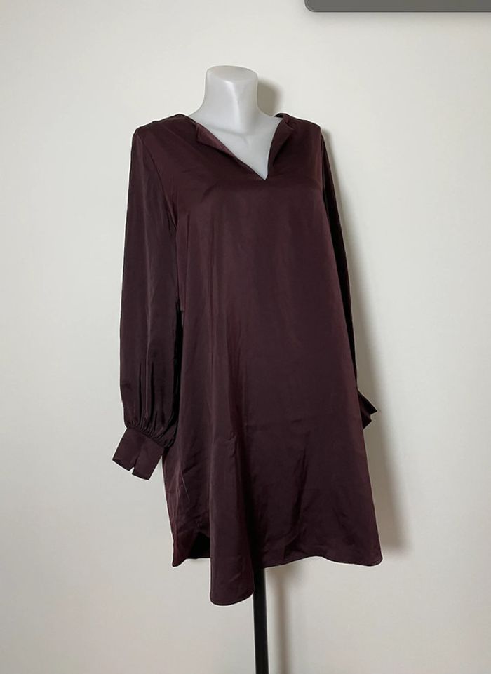 Robe satinée cassis manches longues H&M