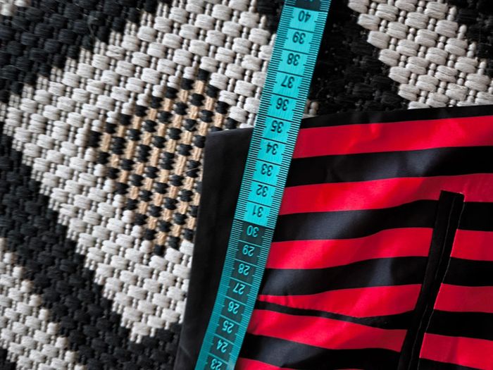 Pantalon rayé noir et rouge taille 34 neuf saint genies - photo numéro 4