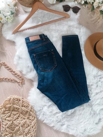 Jolie jeans Zara taille Haute 34