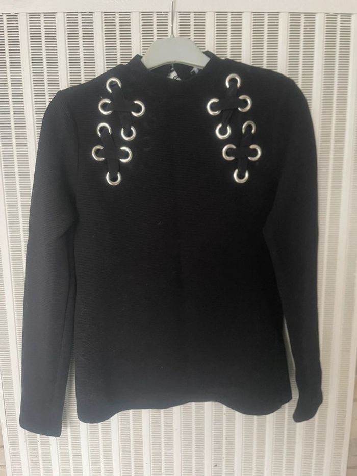 Pull noir